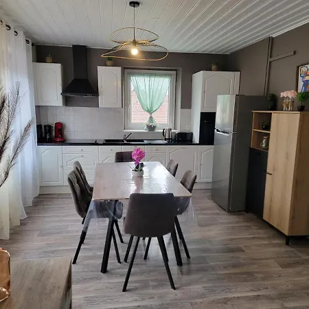 Chez Carine Et Jonathan 1er Etage 제라르메르